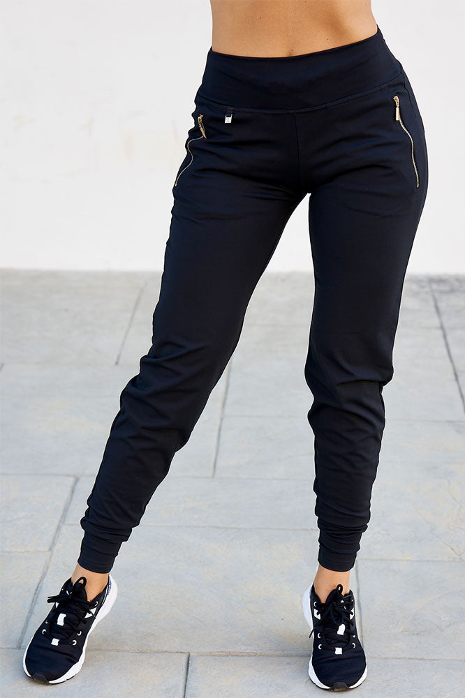 <p>Edge Casual <em>Zip Pants</em></p>